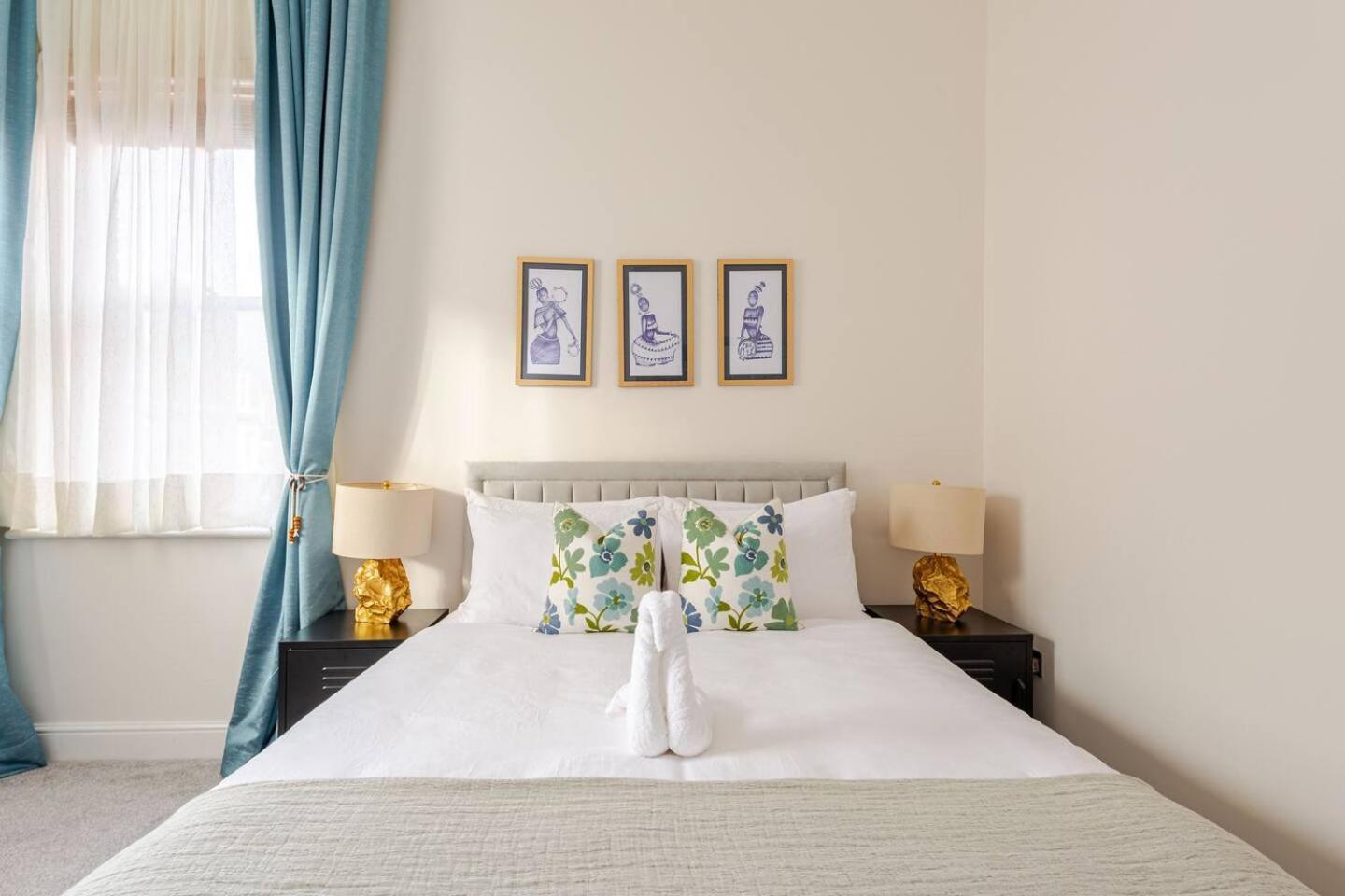 Stylish Flat In Central Location With Free Parking 스윈던 외부 사진